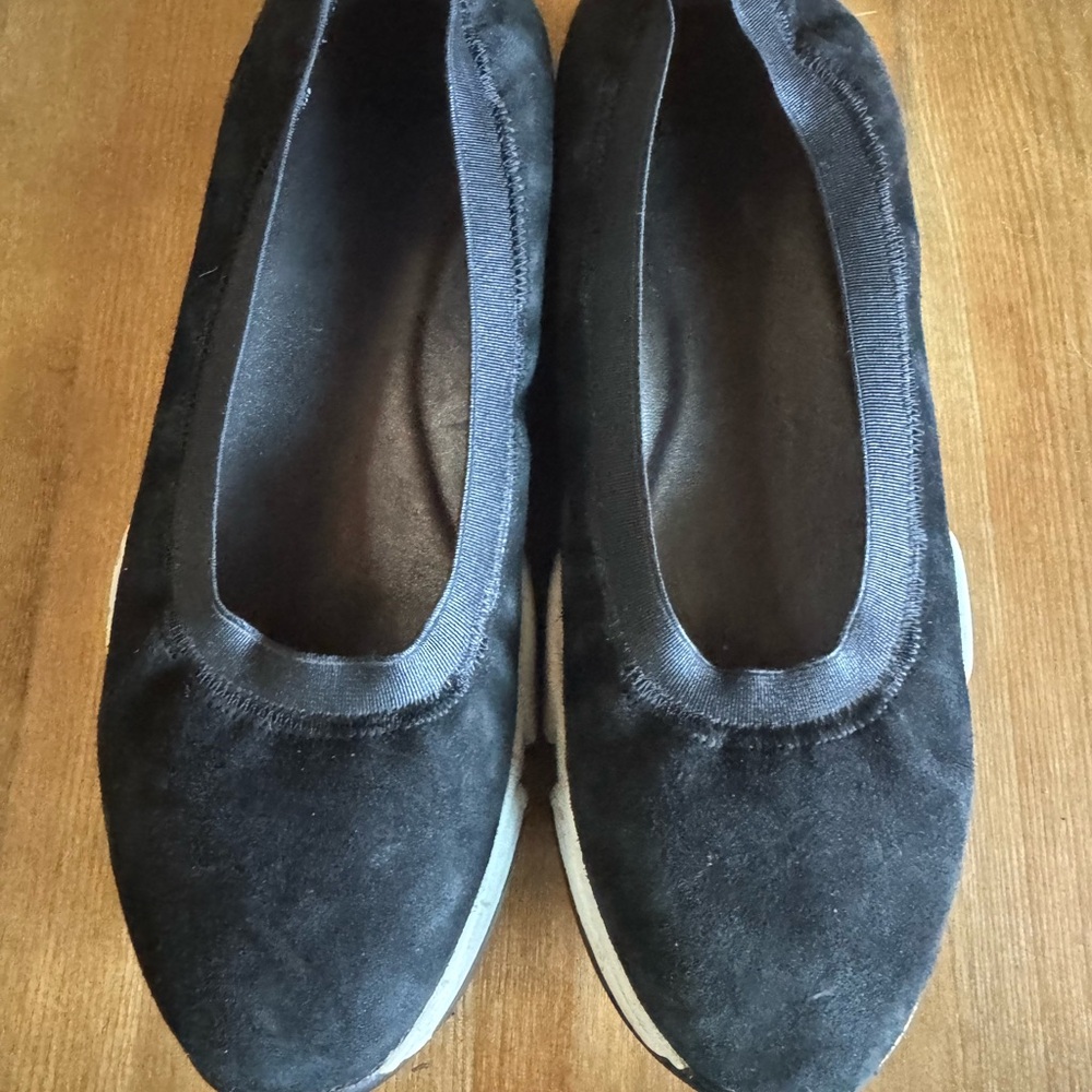 Johnston and Murphy Black Women's Slip-On Shoes